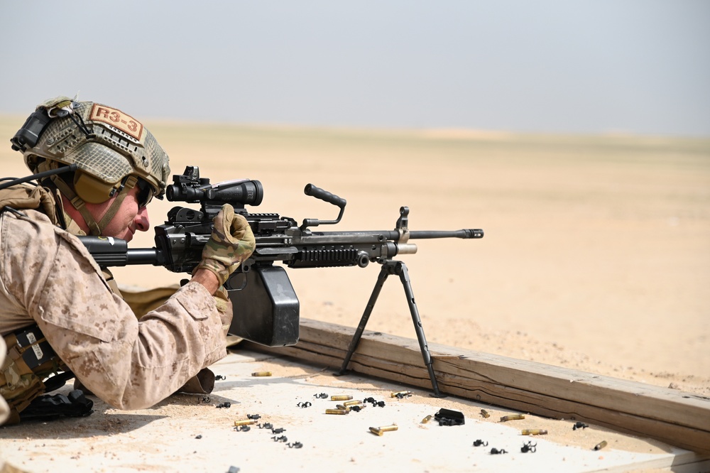 15th MEU Marines, Sailors fire machine guns