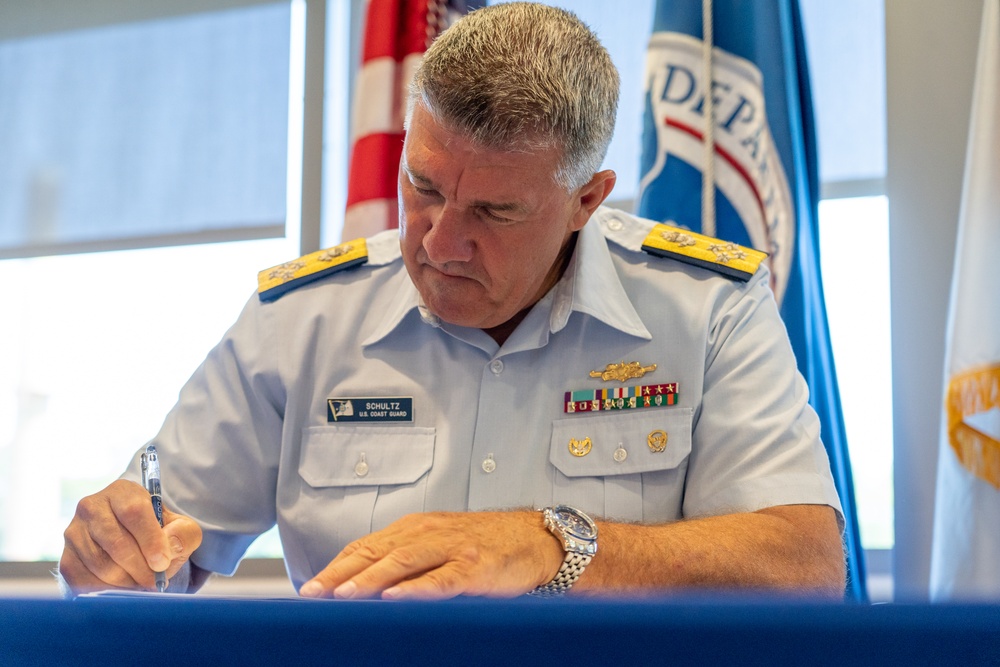 Coast Guard Commandant and NTSB Chairman sign Memorandum of Understanding