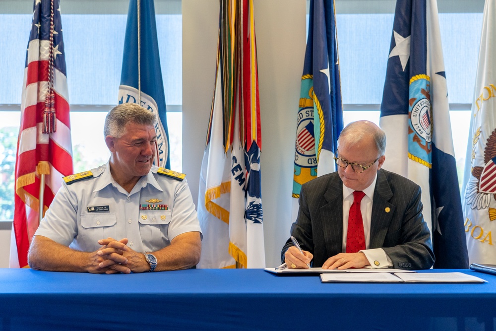 Coast Guard Commandant and NTSB Chairman sign Memorandum of Understanding