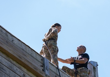 505th Engineer Battalion Soldiers Overcoming 40 feet