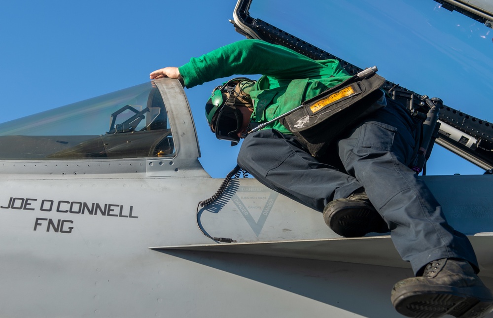 USS Harry S. Truman (CVN 75) transits the Atlantic Ocean.