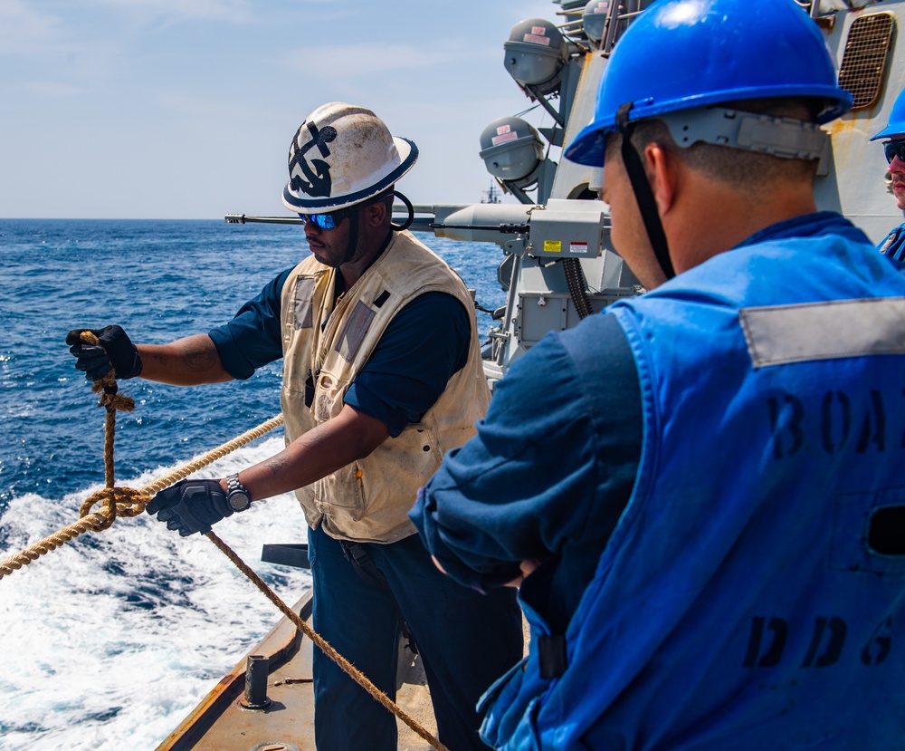 USS Mahan (DDG 72) Conducts Replenishment-At-Sea