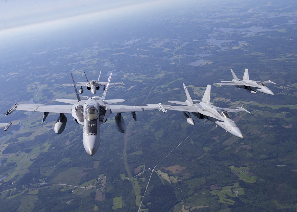 Marines fly with Finnish Air Force