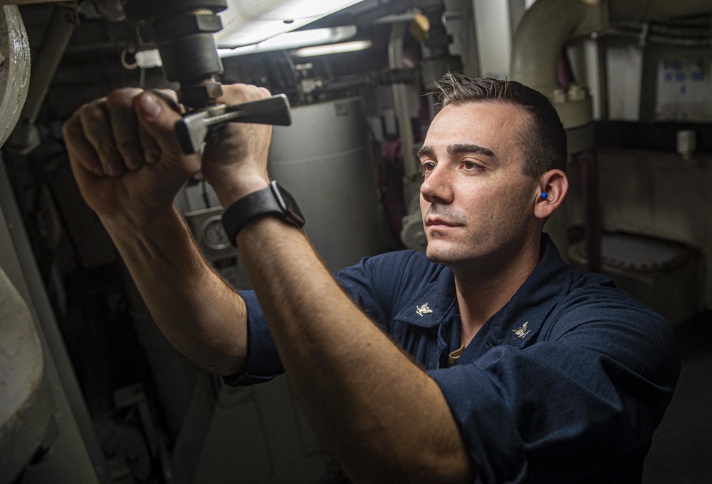 USS Harry S. Truman (CVN 75) transits the Atlantic Ocean.