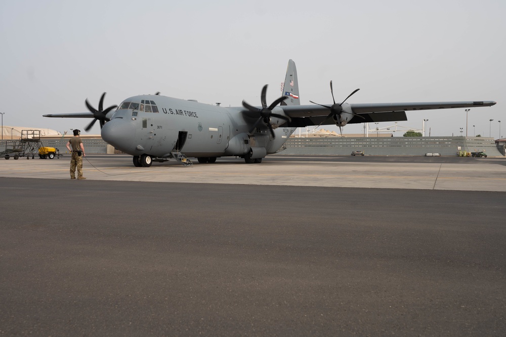 75th EAS Conducts Combat Airlift Mission