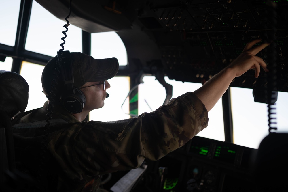 75th EAS Conducts Combat Airlift Mission