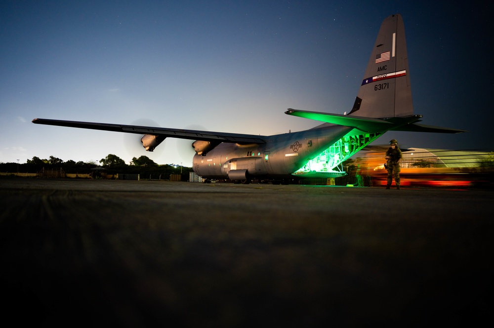 75th EAS Conducts Combat Airlift Mission