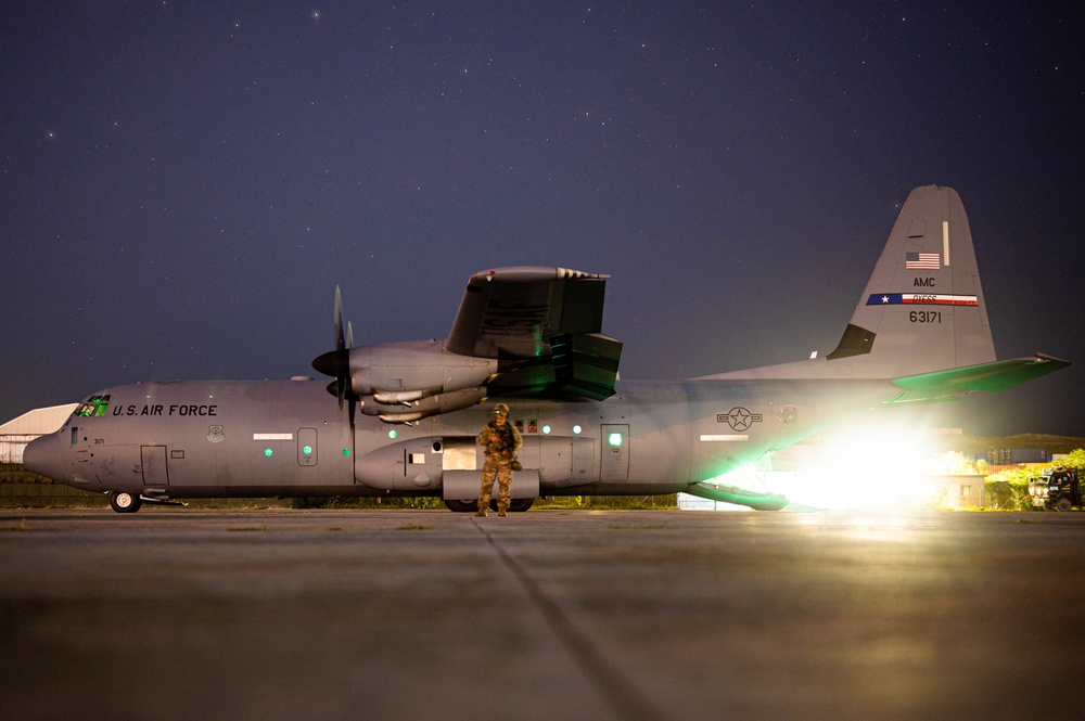 75th EAS Conducts Combat Airlift Mission