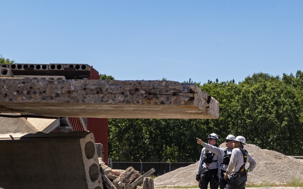 ANG firefighters and ITTF members conduct USAR training at PATRIOT 21