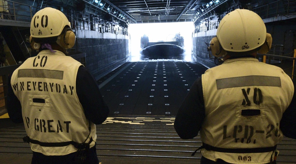 USS John P. Murtha (LPD 26) Well Deck Operations