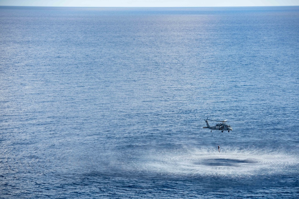 USS Ronald Reagan, EODMU 5 Conduct Floating Mine Response Training