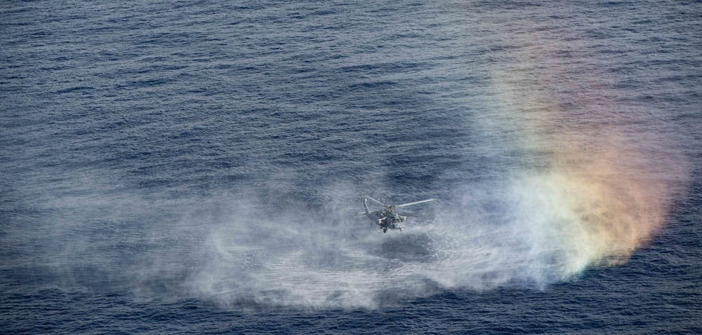 USS Ronald Reagan, EODMU 5 Conduct Floating Mine Response Training