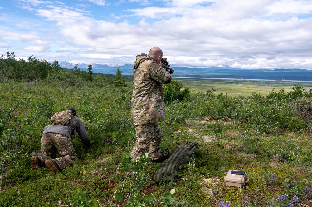 Red Flag-Alaska 21: Green Berets take 1 mile shot