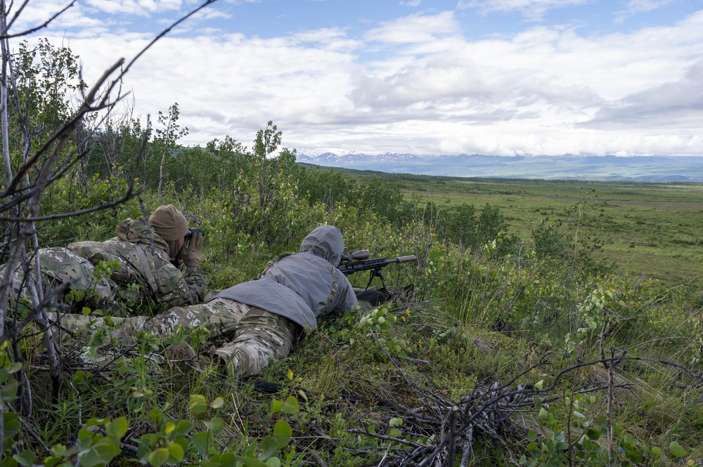 Red Flag-Alaska 21: Green Berets take 1 mile shot