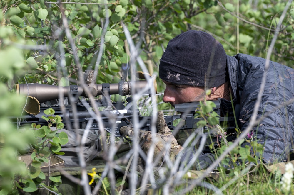 Red Flag-Alaska 21: Green Berets take 1 mile shot