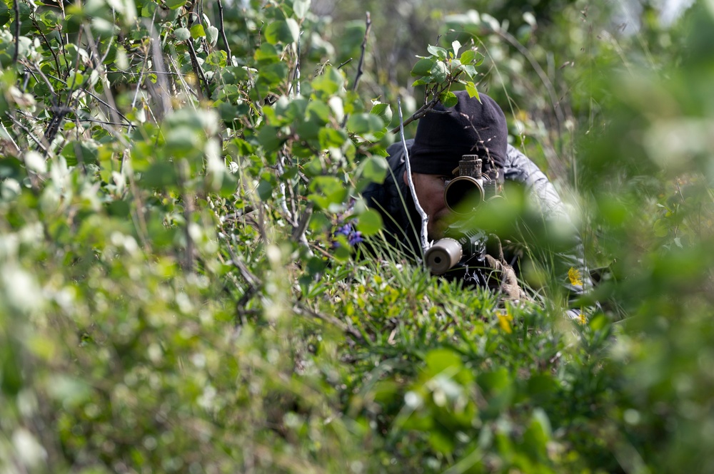 Red Flag-Alaska 21: Green Berets take 1 mile shot