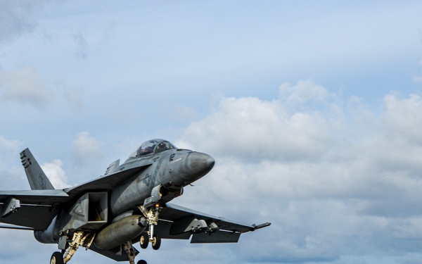 USS Ronald Reagan (CVN 76) Flight Operations