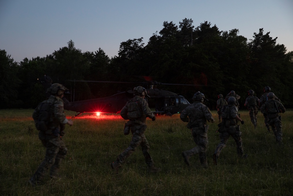 1st Combat Aviation Brigade Soldiers Train with Joint-Nation Special Forces