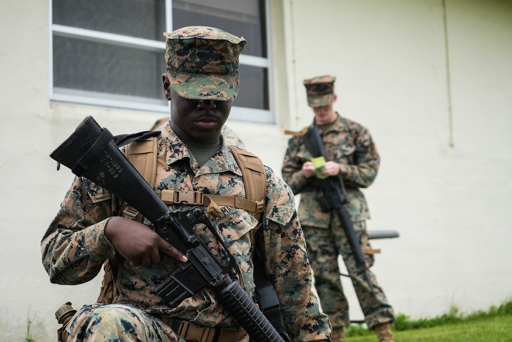 Disbursing Marines Conduct Financial Exercise