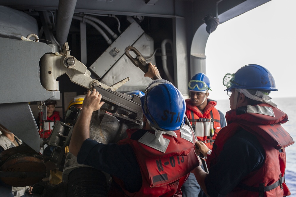 USS America conducts a replenishment-at-sea with the fleet replenishment oiler USNS Rappahannock