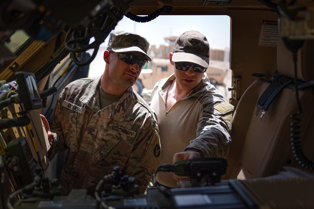 82 EASOS Airmen, 1-194 Soldiers conduct M-ATV training