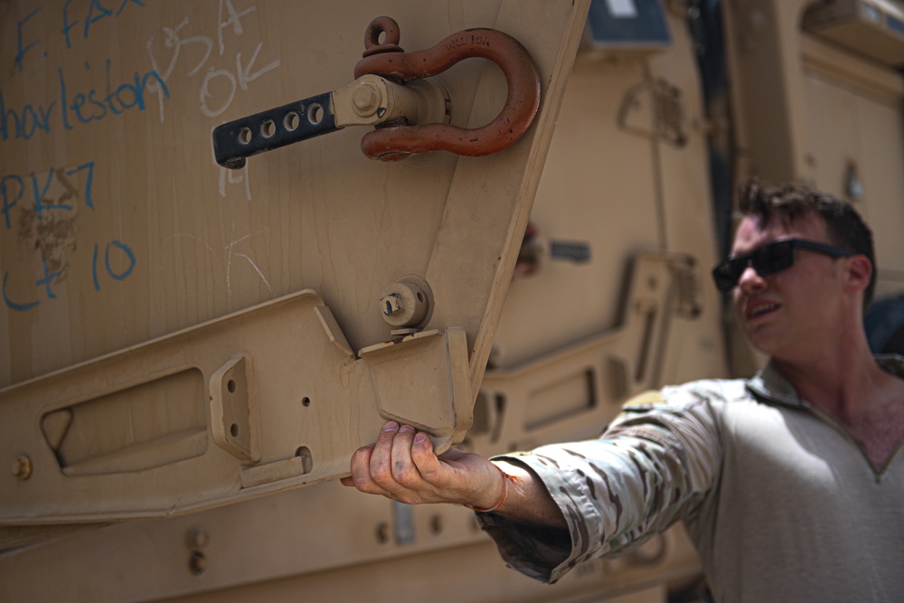 82 EASOS Airmen, 1-194 Soldiers conduct M-ATV training