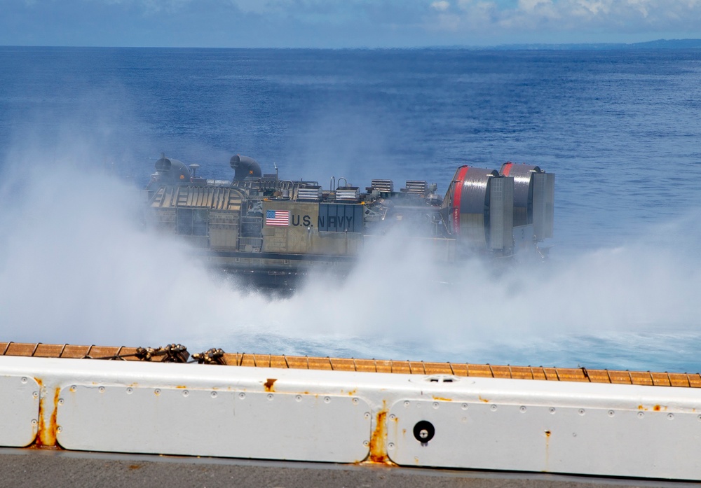 LCAC Operations Aboard the USS New Orleans (LPD 18)