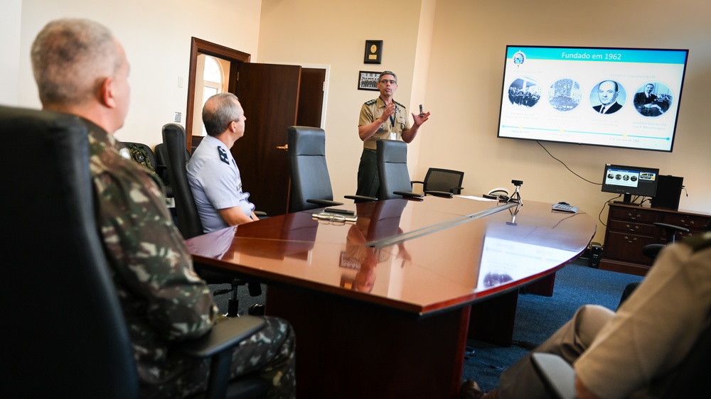 Incoming Brazilian Military Attaché Visits IADC