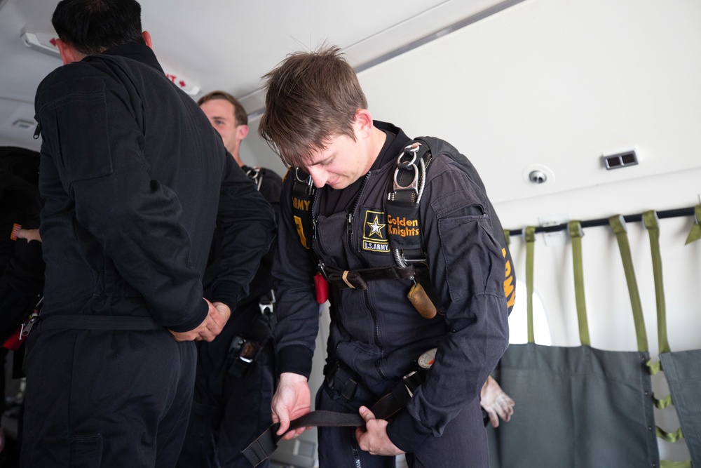 U.S. Army Golden Knights make first ever jump into Fort Sam Houston Quadrangle