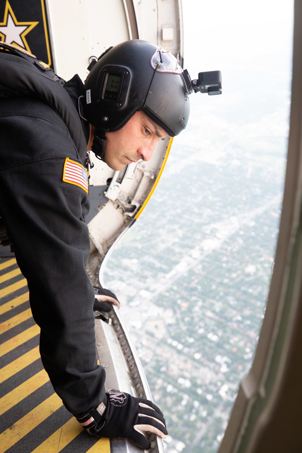 U.S. Army Golden Knights make first ever jump into Fort Sam Houston Quadrangle