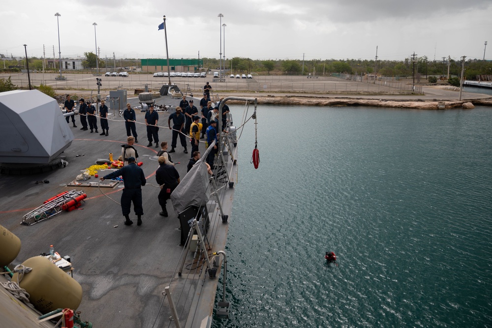 USS Sioux City Sailors Conduct a Man Overboard Drill