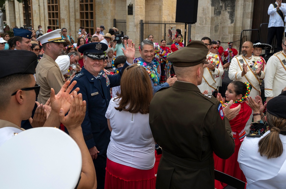 The 72nd &quot;People's King” El Rey Feo LXXII crowned in Downtown SA