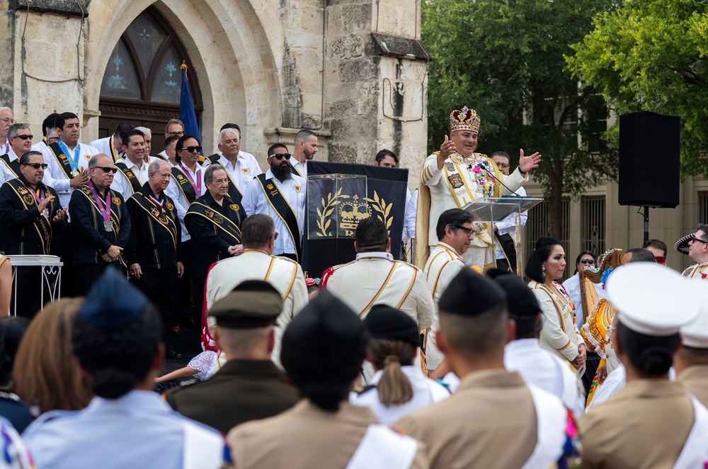 The 72nd &quot;People's King” El Rey Feo LXXII crowned in Downtown SA
