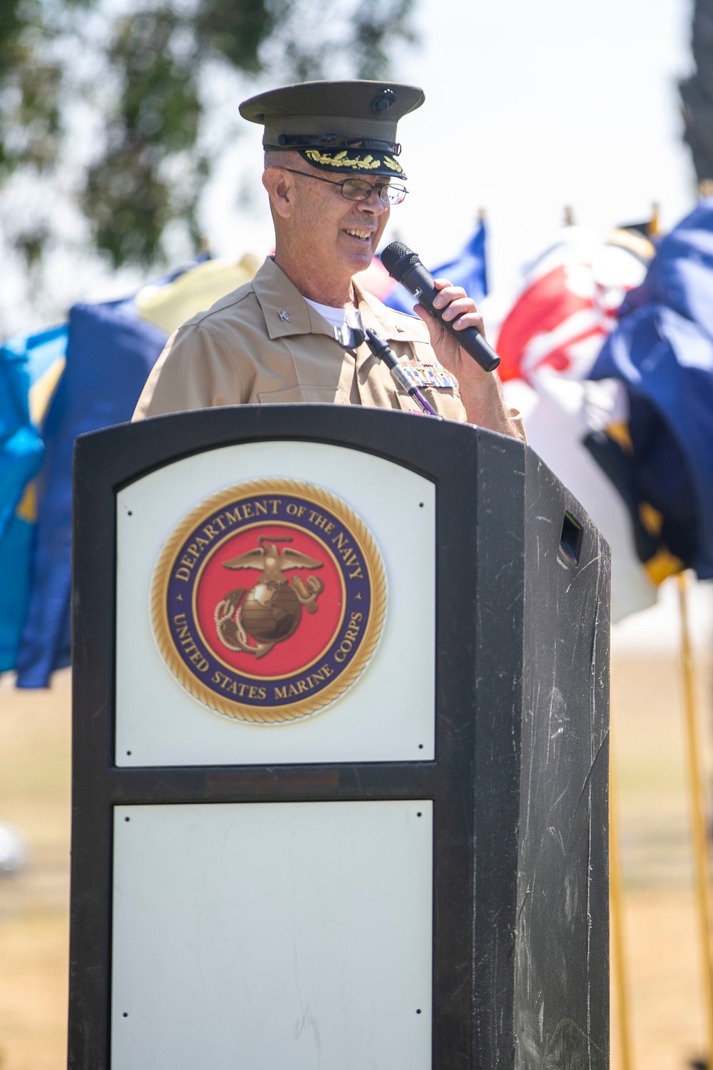 Commandant of the Marine Corps retires old friend