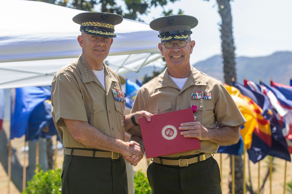 Commandant of the Marine Corps retires old friend