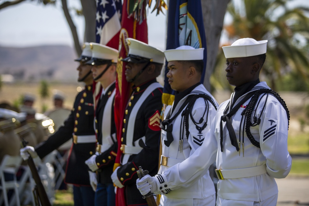 Commandant of the Marine Corps retires old friend