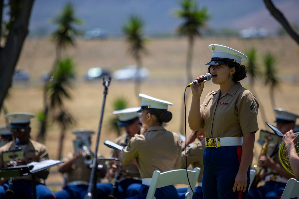 Commandant of the Marine Corps retires old friend