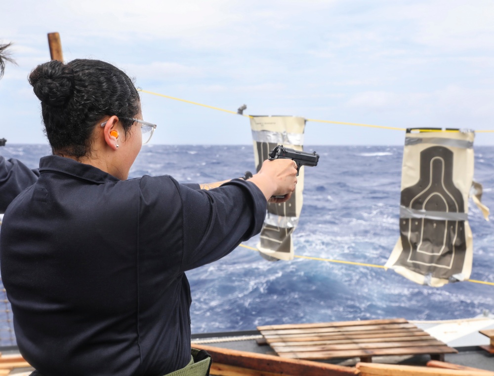 USS Benfold Conducts Weapon Qualification