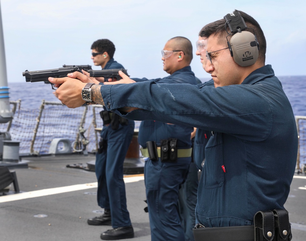 USS Benfold Conducts Weapon Qualification