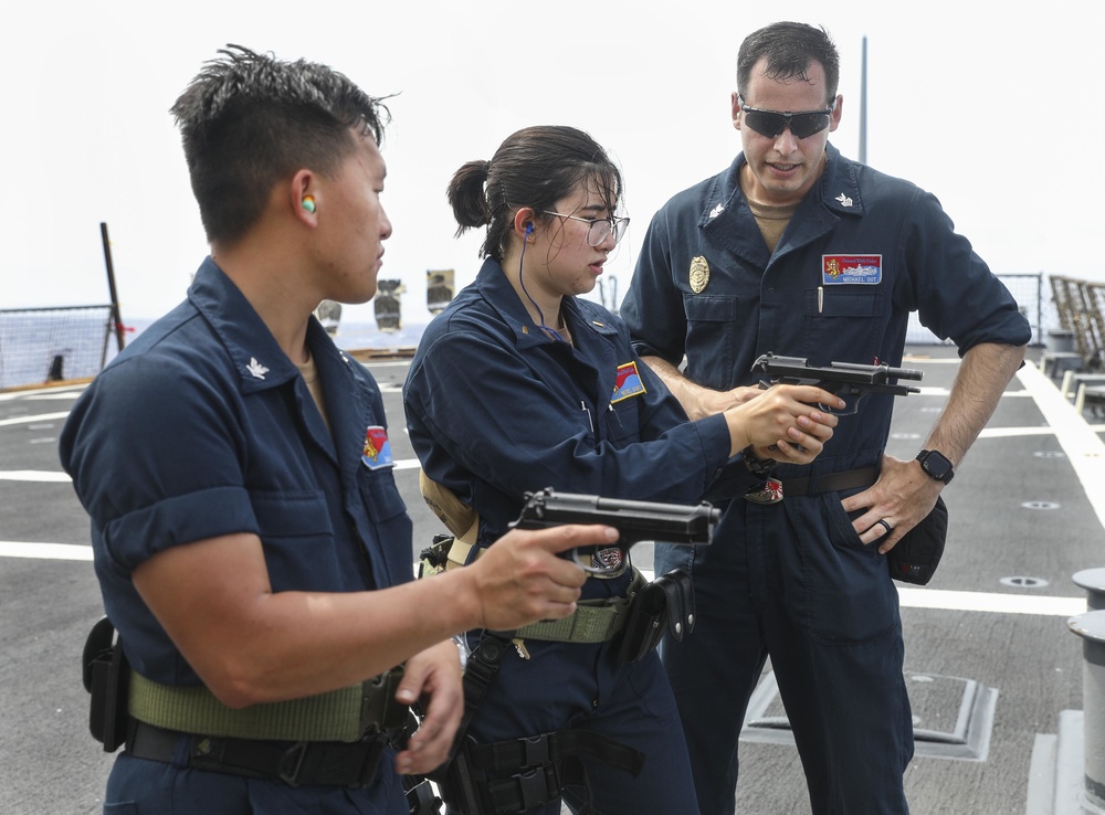 USS Benfold Conducts Weapon Qualification