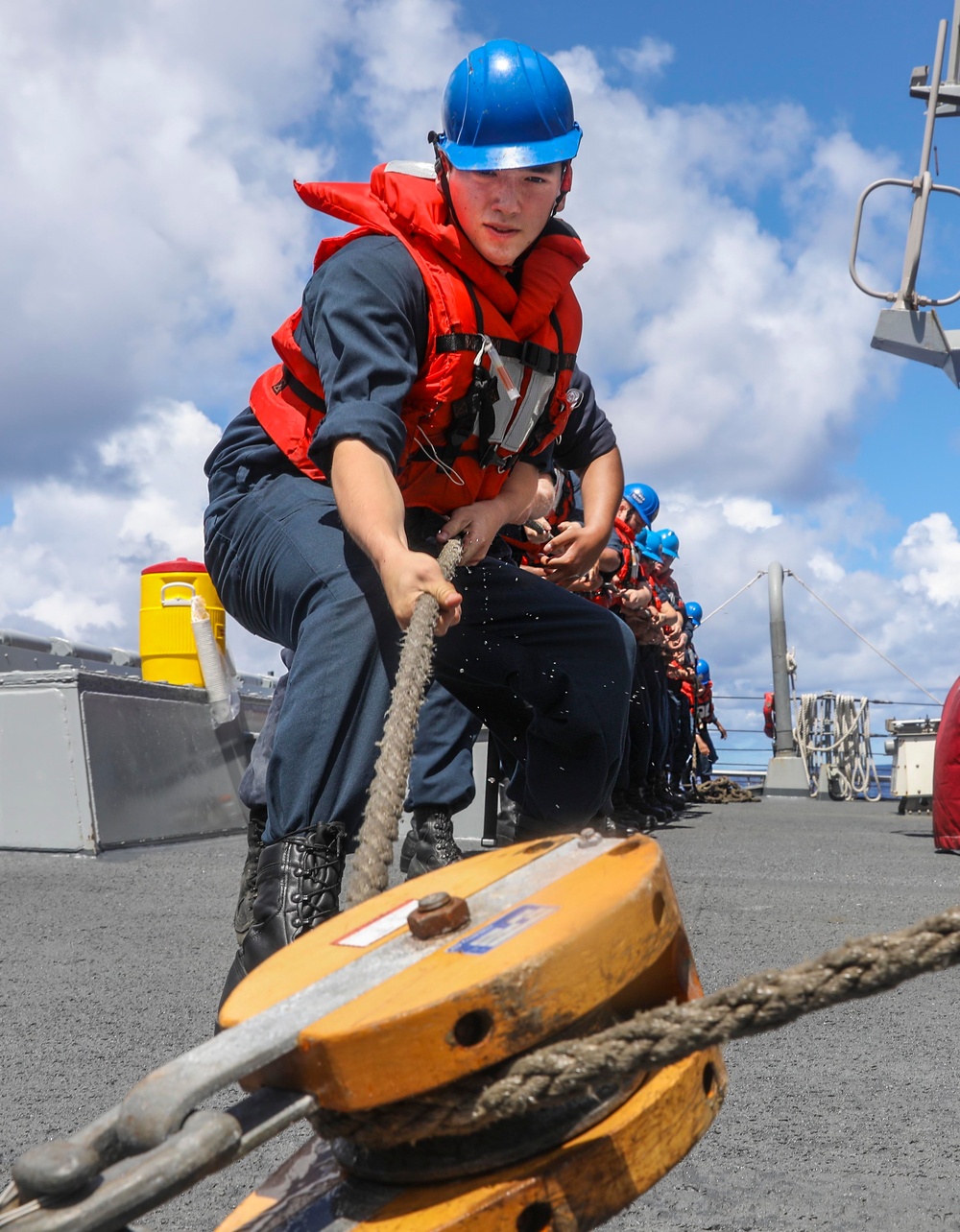 USS Benfold Conducts Replenishment-at-Sea