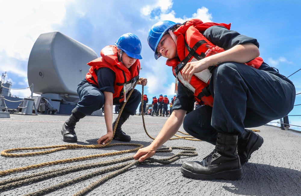 USS Benfold Conducts Replenishment-at-Sea