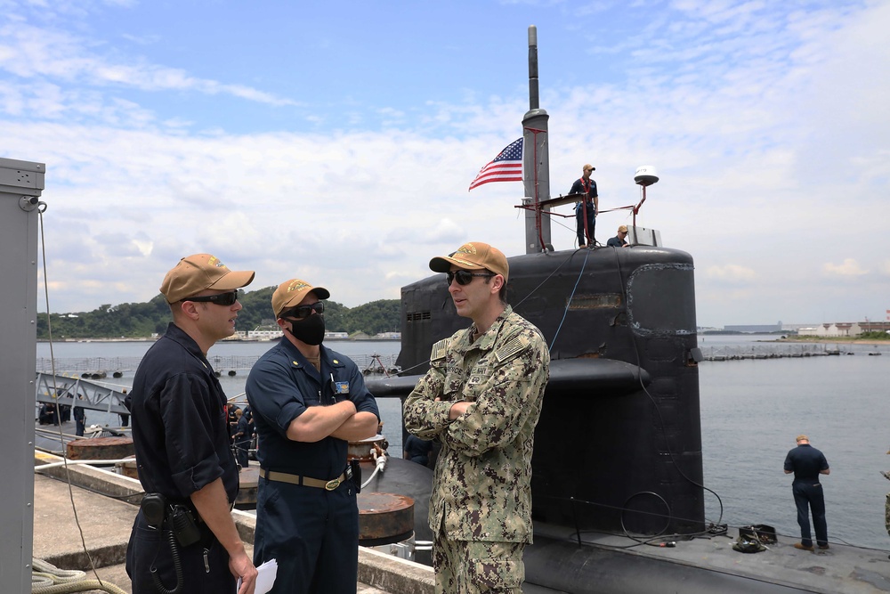 USS Oklahoma City (SSN 723) arrives at Fleet Activities Yokosuka