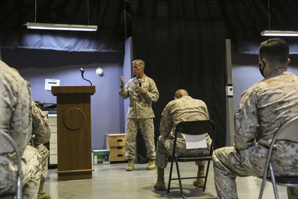 Lt. Gen. Mundy visits TF 51/5th MEB