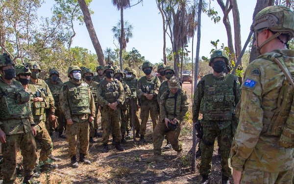 Australian Chief of the Defence Force visits Mount Bundey Training Area during Exercise Southern Jackaroo