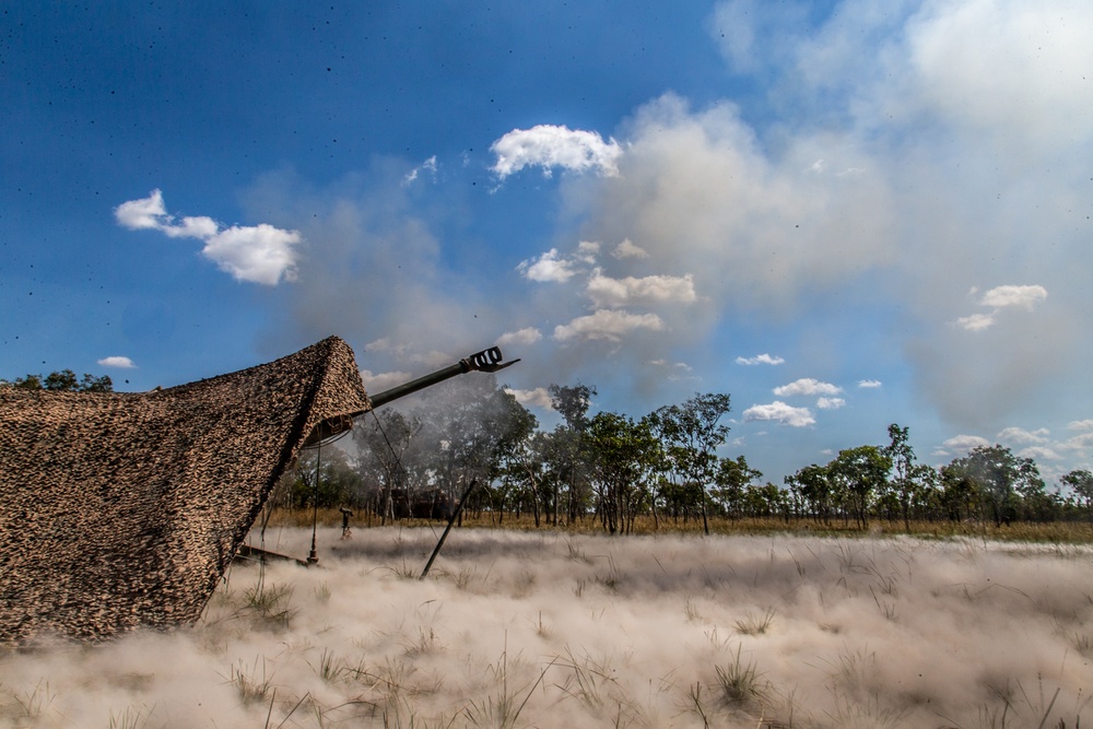 Australian Chief of the Defence Force visits Mount Bundey Training Area during Exercise Southern Jackaroo