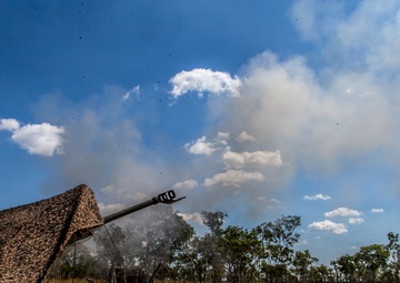 Australian Chief of the Defence Force visits Mount Bundey Training Area during Exercise Southern Jackaroo