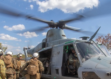 Australian Chief of the Defence Force visits Mount Bundey Training Area during Exercise Southern Jackaroo