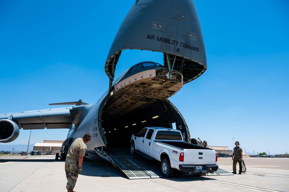 9th AS Pelicans fly southwest for joint training