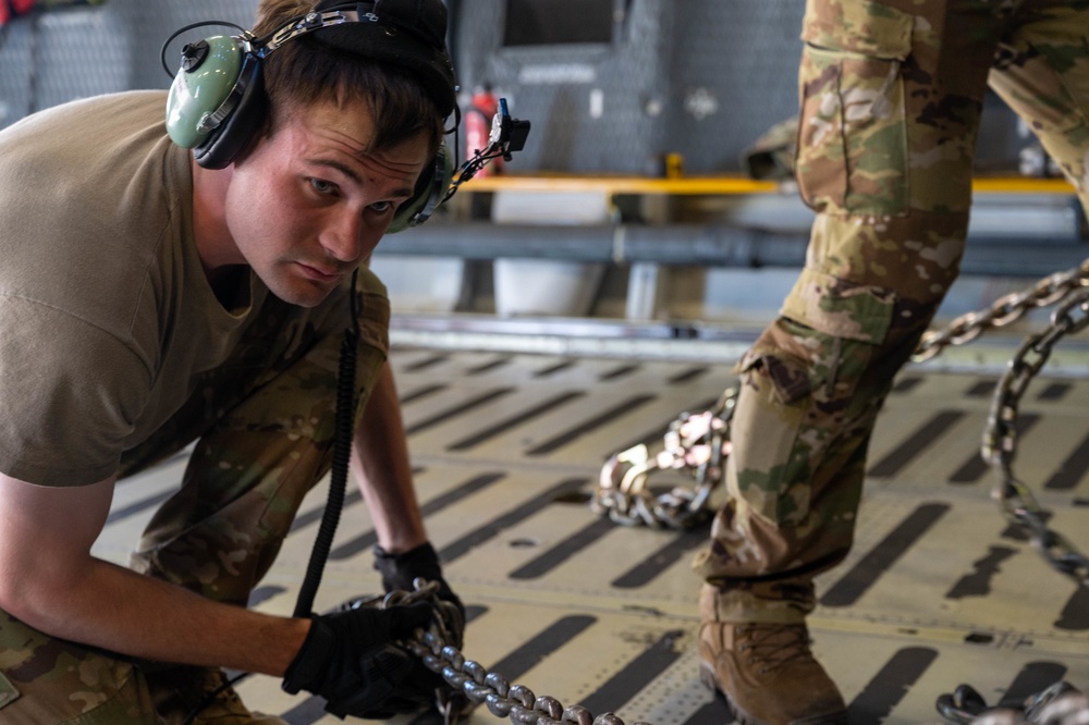 9th AS Pelicans fly southwest for joint training